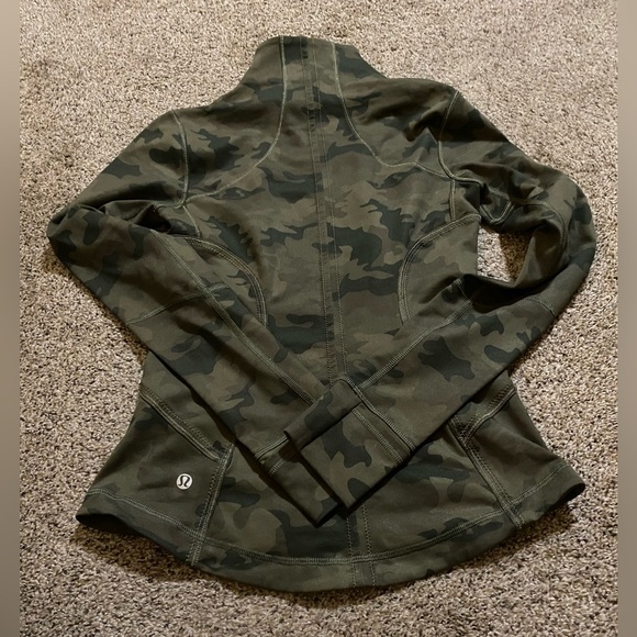Lululemon Forme Jacket *cuffins - Picture 2 of 5